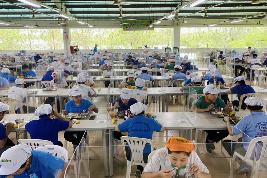 Lao động Việt có nguy cơ thua trên sân nhà - 1 Lao động Việt có nguy cơ thua trên sân nhà - 1