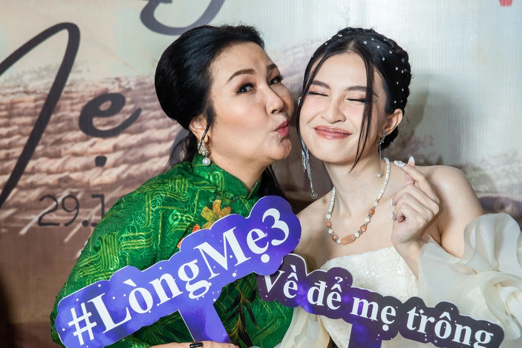 Shin Hồng Vịnh đổi nghệ danh, hát bolero tặng mẹ quá cố - 1 Shin Hồng Vịnh đổi nghệ danh, hát bolero tặng mẹ quá cố - 1