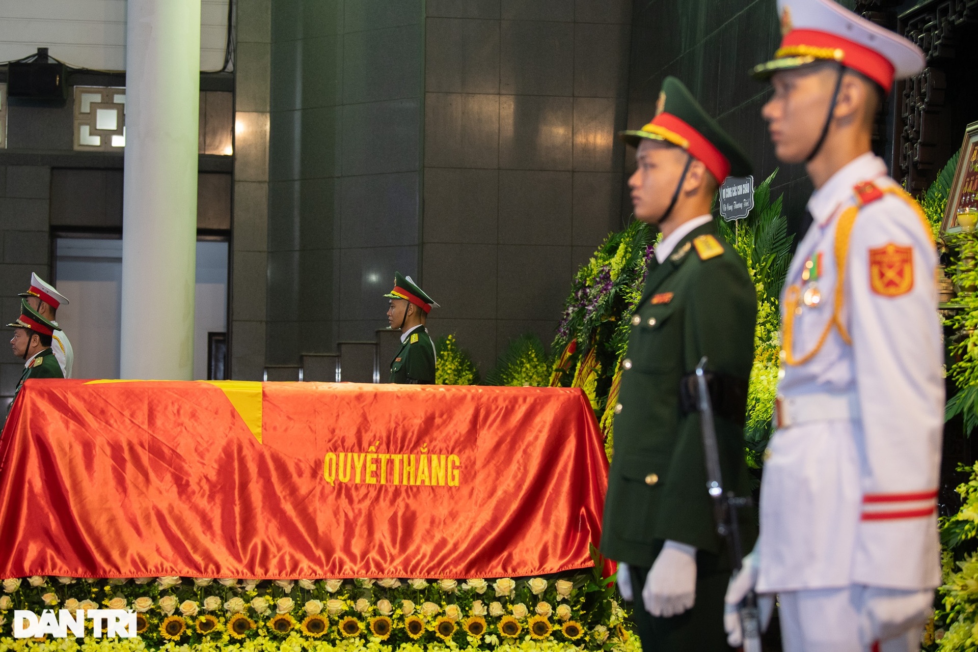 Lãnh đạo Đảng, Nhà nước viếng Thượng tướng Nguyễn Chí Vịnh - 9