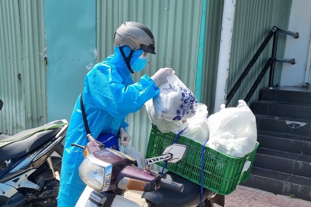 Đà Nẵng thêm 10 ngày ở yên: Siêu thị được bố trí 100% người làm việc - 1 Đà Nẵng thêm 10 ngày ở yên: Siêu thị được bố trí 100% người làm việc - 1