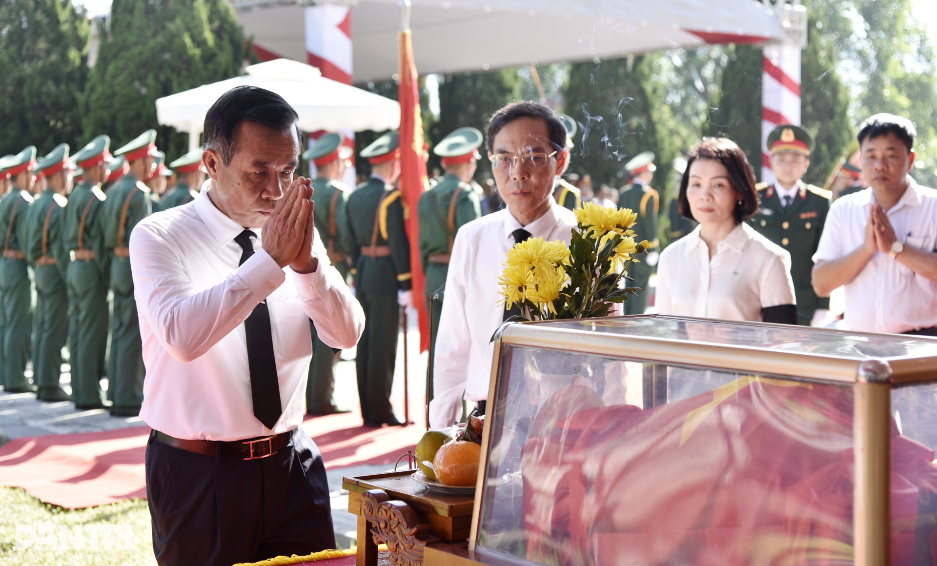 Hồi hương, an táng 19 hài cốt liệt sỹ hi sinh tại Lào về đất mẹ - 9