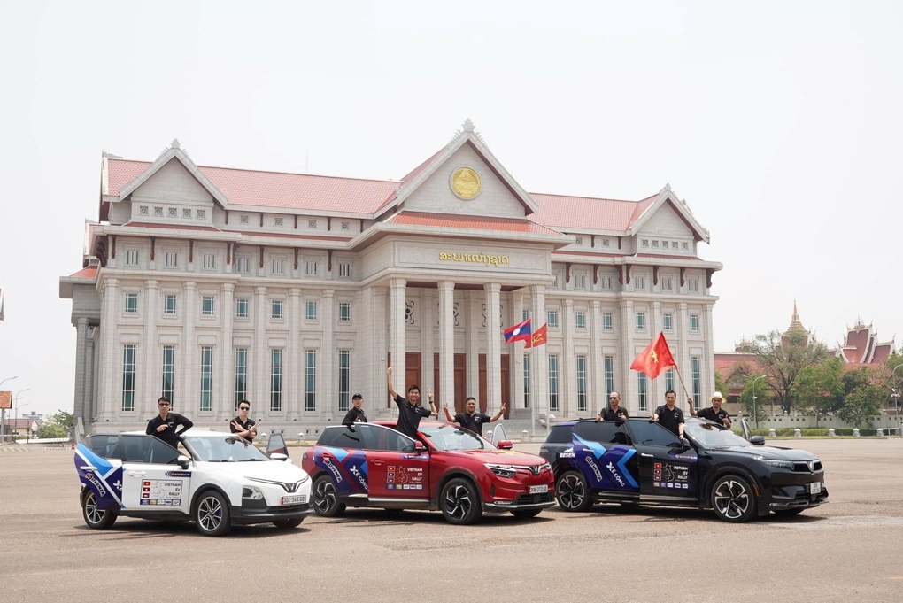 Doanh nhân U60 chuộng VinFast VF 8 - 3 Doanh nhân U60 chuộng VinFast VF 8 - 3