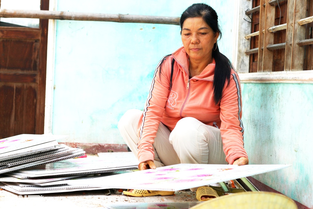 Vay tiền sửa nhà, chưa xong nợ nơi ở đã bị bão đánh sập - 1 Vay tiền sửa nhà, chưa xong nợ nơi ở đã bị bão đánh sập - 1