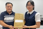 Cháu nội nhận lại hồ sơ đi B của ông như tìm thấy báu vật sau 60 năm