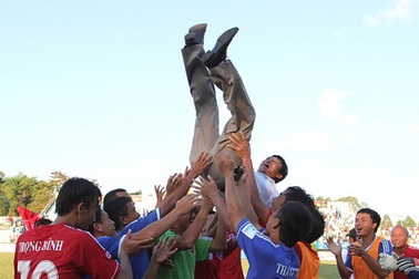 QNK Quảng Nam vô địch sớm 