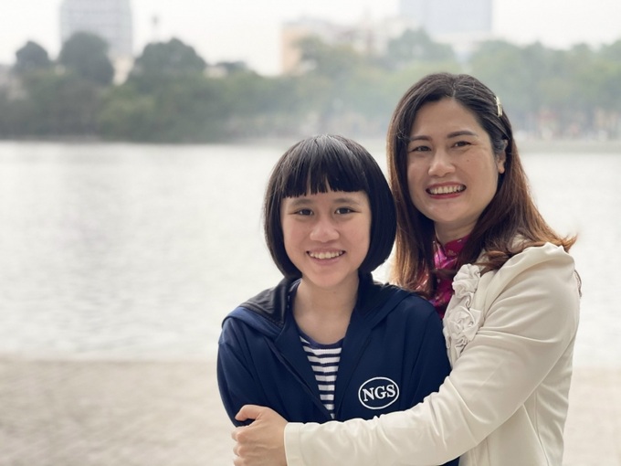 Hạnh Phương và mẹ.