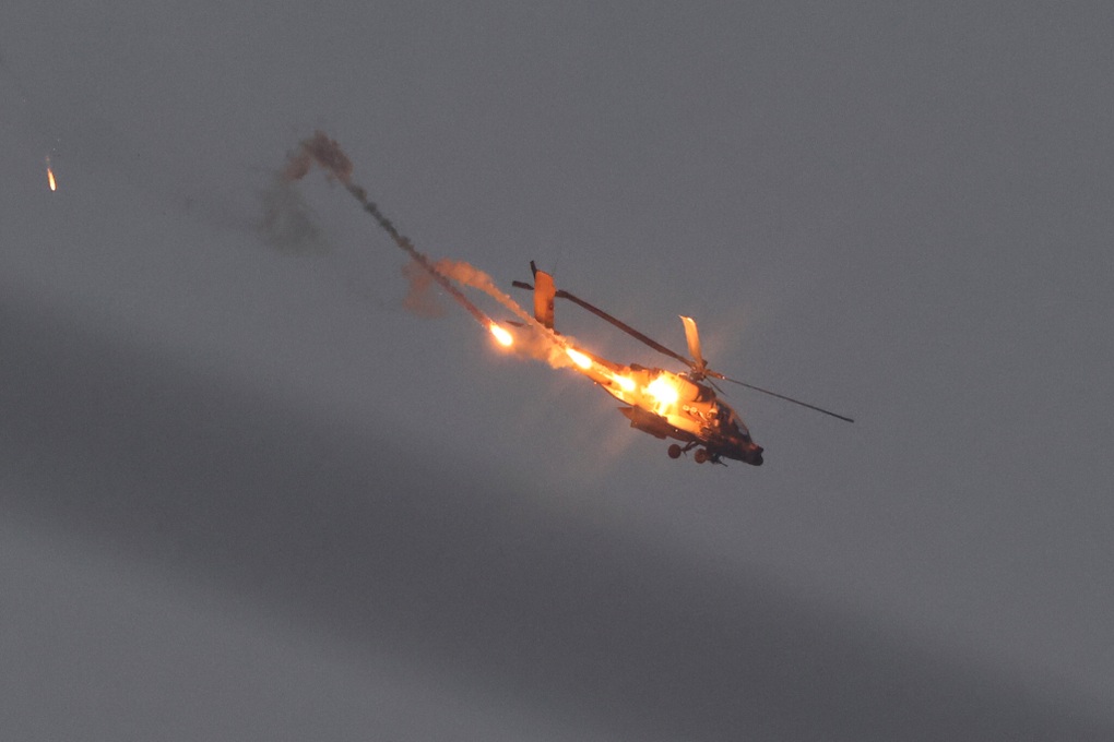 Israel bao vây Gaza từ nhiều hướng, đánh sập đường hầm của Hamas - 3 Israel bao vây Gaza từ nhiều hướng, đánh sập đường hầm của Hamas - 3