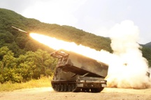 Mỹ cấp thêm 4 "hỏa thần" HIMARS, 580 UAV "Bóng ma phượng hoàng" cho Ukraine