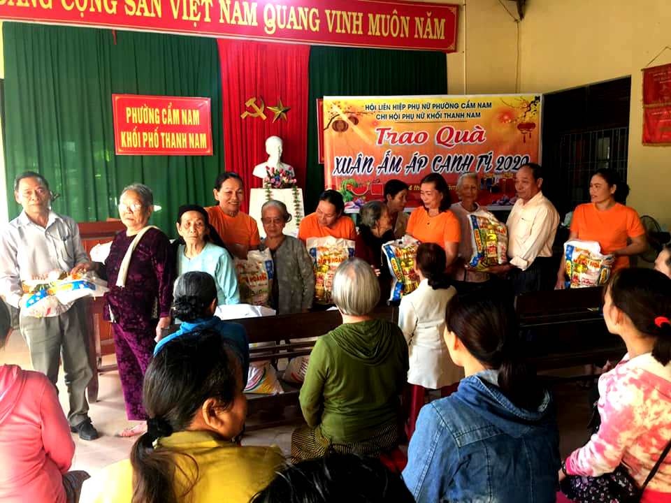 Vận động gây quỹ giúp phụ nữ nghèo từ rác thải phế liệu - 2 Vận động gây quỹ giúp phụ nữ nghèo từ rác thải phế liệu - 2