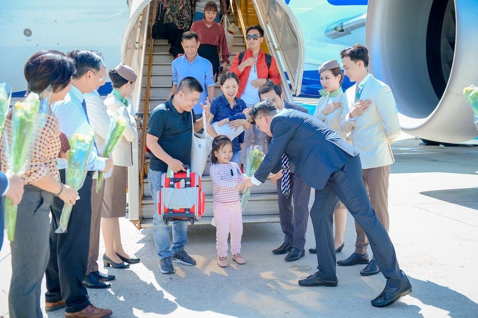 Máy bay thân rộng Boeing 787-9 Dreamliner Ha Long Bay của Bamboo Airways thực hiện chuyến bay thương mại đầu tiên - 15 Máy bay thân rộng Boeing 787-9 Dreamliner Ha Long Bay của Bamboo Airways thực hiện chuyến bay thương mại đầu tiên - 15