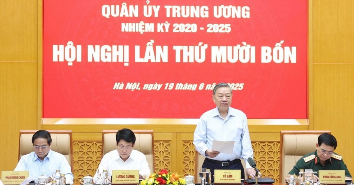 Tổng Bí thư: Sắp xếp tổ chức quân sự phù hợp với chính quyền địa phương hai cấp