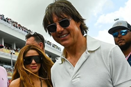 Tom Cruise song hành cùng Shakira đi cổ vũ giải đua ô tô Công thức 1