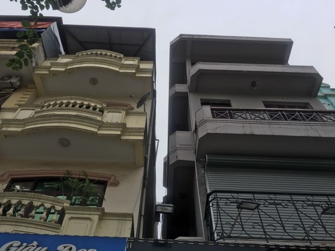 Hà Nội: Nghi trèo vào nhà dân trộm đồ, người đàn ông tử vong khi rơi từ trên cao xuống đất - Ảnh 1. Hà Nội: Nghi trèo vào nhà dân trộm đồ, người đàn ông tử vong khi rơi từ trên cao xuống đất - Ảnh 1.