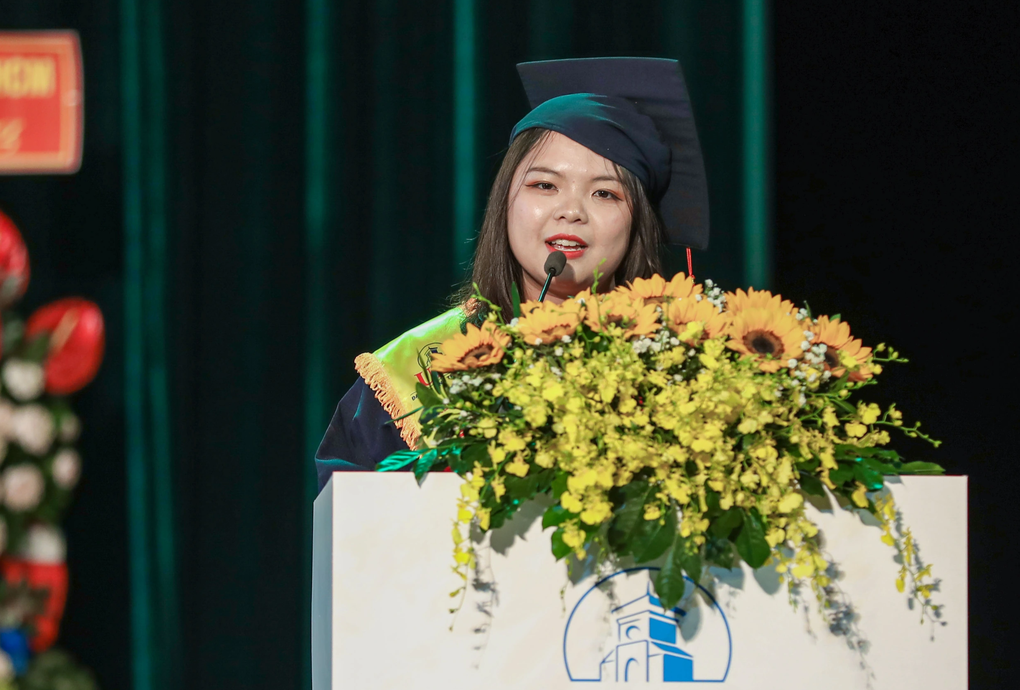 Nữ thủ khoa đại học có điểm tốt nghiệp tuyệt đối cao nhất lịch sử trường - 1 Nữ thủ khoa đại học có điểm tốt nghiệp tuyệt đối cao nhất lịch sử trường - 1
