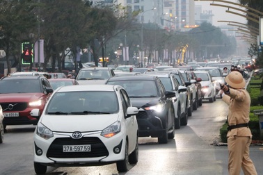 Người dân Nghệ An mua ô tô cao kỷ lục