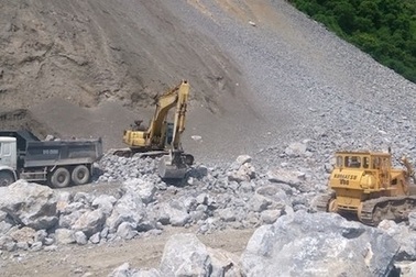 Tìm thấy thi thể công nhân bị vùi lấp tại khai trường khai thác đá