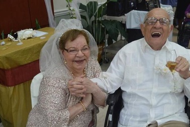 80 tuổi lần đầu làm cô dâu: "Tìm thấy tình yêu chẳng bao giờ là muộn"