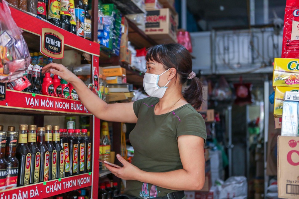 VinShop tung nhiều khuyến mãi giúp các tiệm tạp hóa nhập hàng Tết giá tốt - 3 VinShop tung nhiều khuyến mãi giúp các tiệm tạp hóa nhập hàng Tết giá tốt - 3