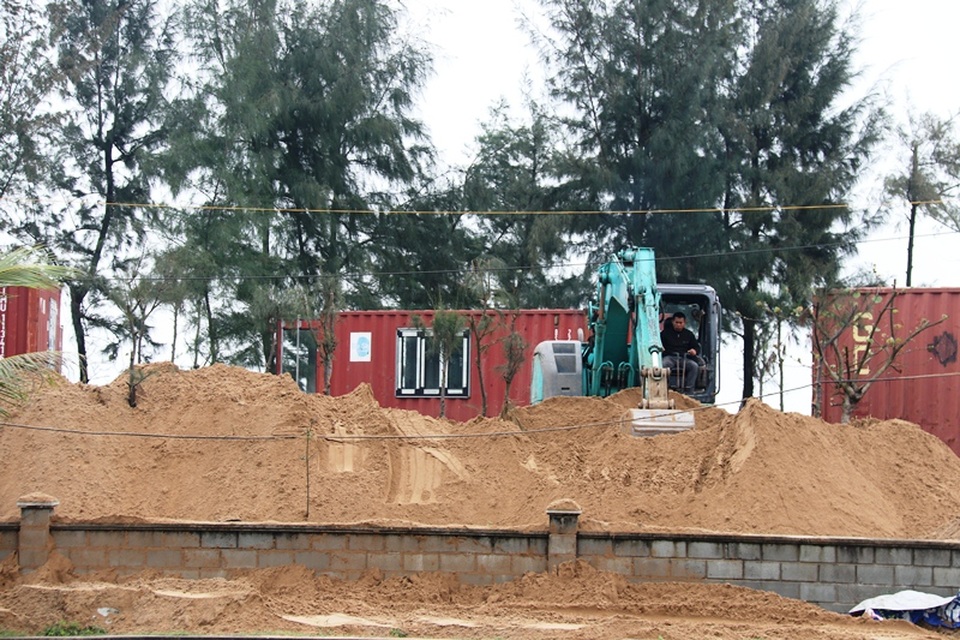 Hà Tĩnh: Rầm rộ dựng hàng trăm container làm nhà trong rừng phòng hộ - 3 Hà Tĩnh: Rầm rộ dựng hàng trăm container làm nhà trong rừng phòng hộ - 3