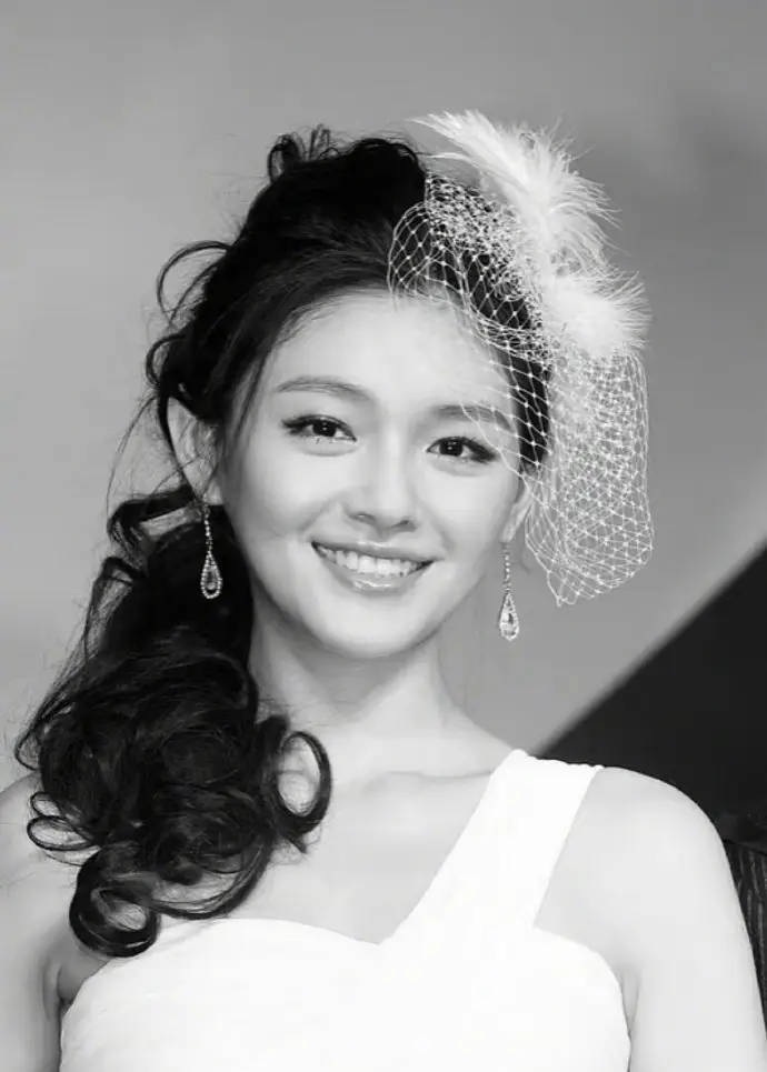 Bantahan untuk meletakkan abu Barbie Hsu di rumah - 1 Tro cốt Từ Hy Viên bị phản đối đặt tại nhà - 1