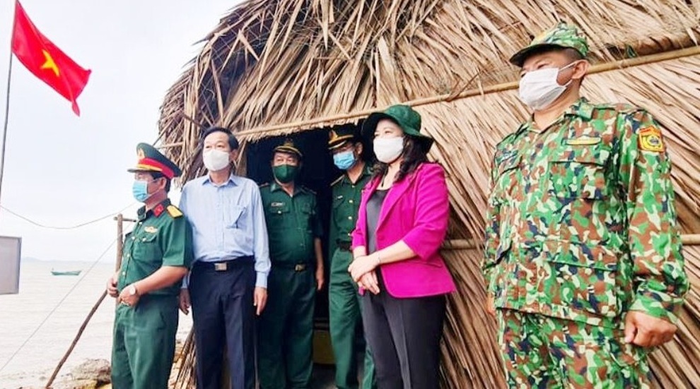 Phó Chủ tịch nước kiểm tra công tác chống dịch ở biên giới Kiên Giang - 1