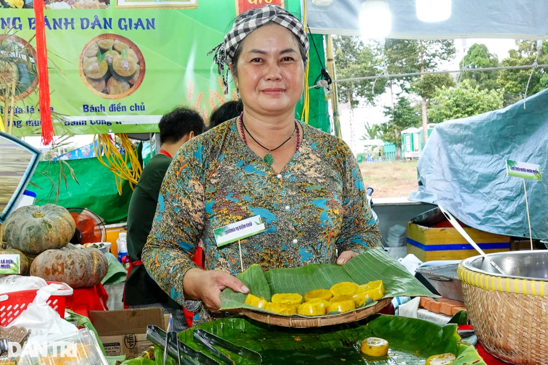 Ghé Cần Thơ thưởng thức chiếc bánh xèo khủng đường kính 3m - 9 Ghé Cần Thơ thưởng thức chiếc bánh xèo khủng đường kính 3m - 9