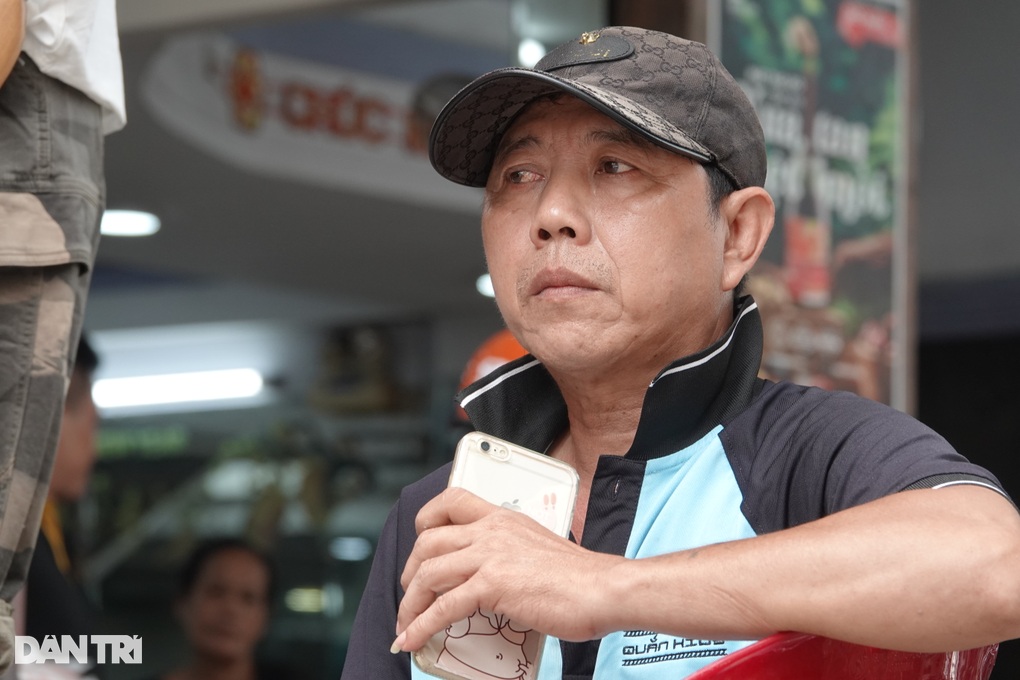 Loạt mặt hàng ế ẩm, chủ kinh doanh ngồi ngáp chờ qua tháng cô hồn - 3 Loạt mặt hàng ế ẩm, chủ kinh doanh ngồi ngáp chờ qua tháng cô hồn - 3