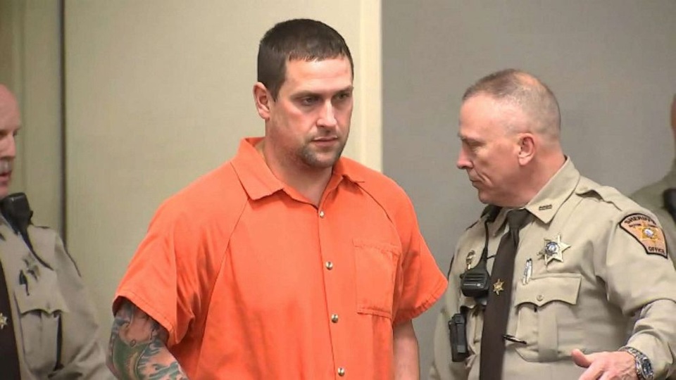 Mỹ xét xử người bị nghi giết vợ bằng thuốc nhỏ mắt để lấy tiền bảo hiểm - 1 Mỹ xét xử người bị nghi giết vợ bằng thuốc nhỏ mắt để lấy tiền bảo hiểm - 1