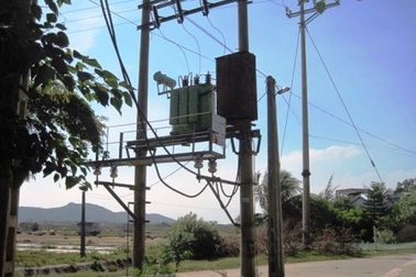 Điện lực cam kết "đền" người dân vì sự cố điện lúc nửa đêm