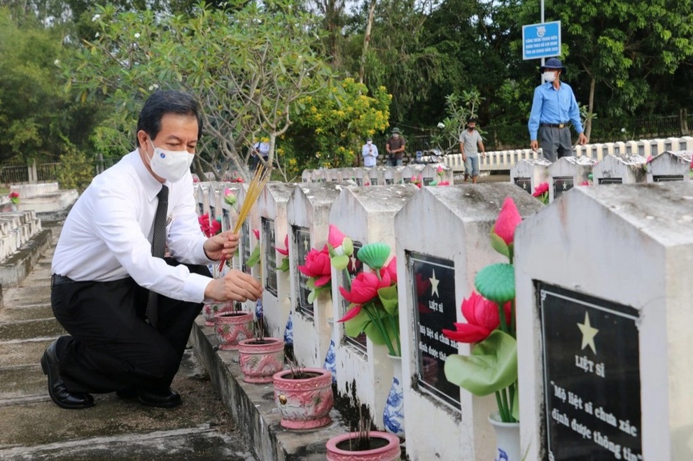 An Giang: Truy điệu, cải táng 54 hài cốt liệt sĩ quân tình nguyện Việt Nam - 6 An Giang: Truy điệu, cải táng 54 hài cốt liệt sĩ quân tình nguyện Việt Nam - 6
