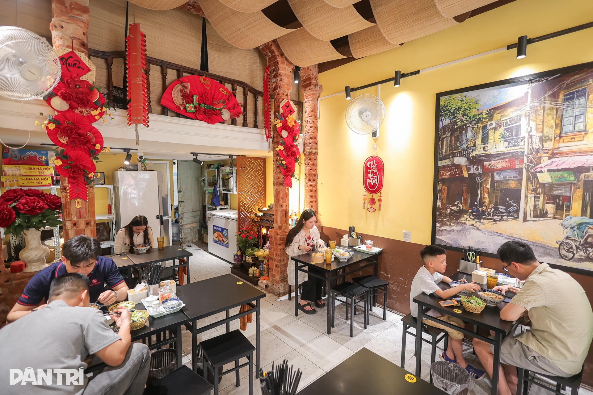 Lệ Quyên mê mẩn quán bún riêu Hà Nội, thường xuyên ghé mỗi dịp ra Bắc - 4