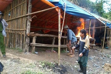 Tháo dỡ hàng chục lán trại của vàng tặc