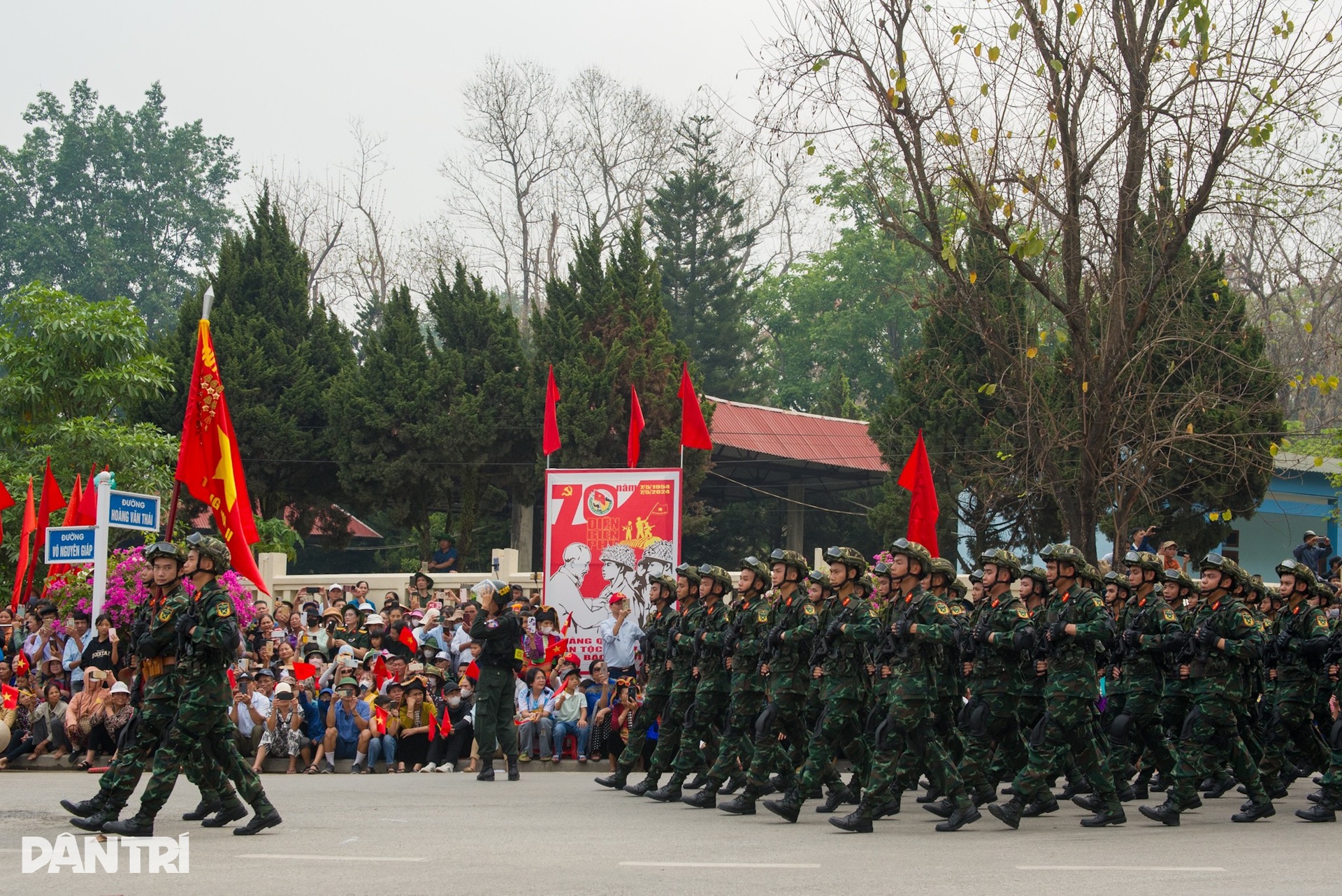 Cuộc tề tựu đồng bào trong ngày vui nhất miền Tây Bắc - 16