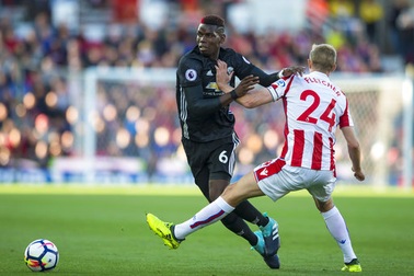 Hàng thủ tệ hại, MU đứt mạch thắng tại sân Stoke City