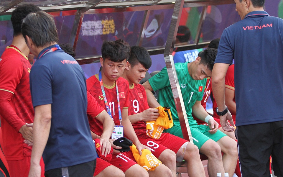 Quang Hải đăm chiêu nhìn đội nhà bị U22 Thái Lan dẫn bàn - 8 Quang Hải đăm chiêu nhìn đội nhà bị U22 Thái Lan dẫn bàn - 8
