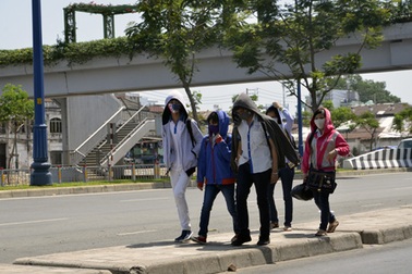 Nắng nóng bao phủ miền Bắc ít nhất 2 ngày nữa