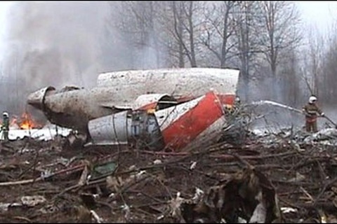 Hiện trường vụ tai nạn máy bay khiến Tổng thống Ba Lan thiệt mạng