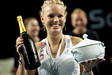 Kuznetsova và Wozniacki cùng trở thành nhà vô địch