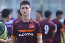 Duy Mạnh lọt tốp 10 tiền vệ xuất sắc nhất Đông Nam Á