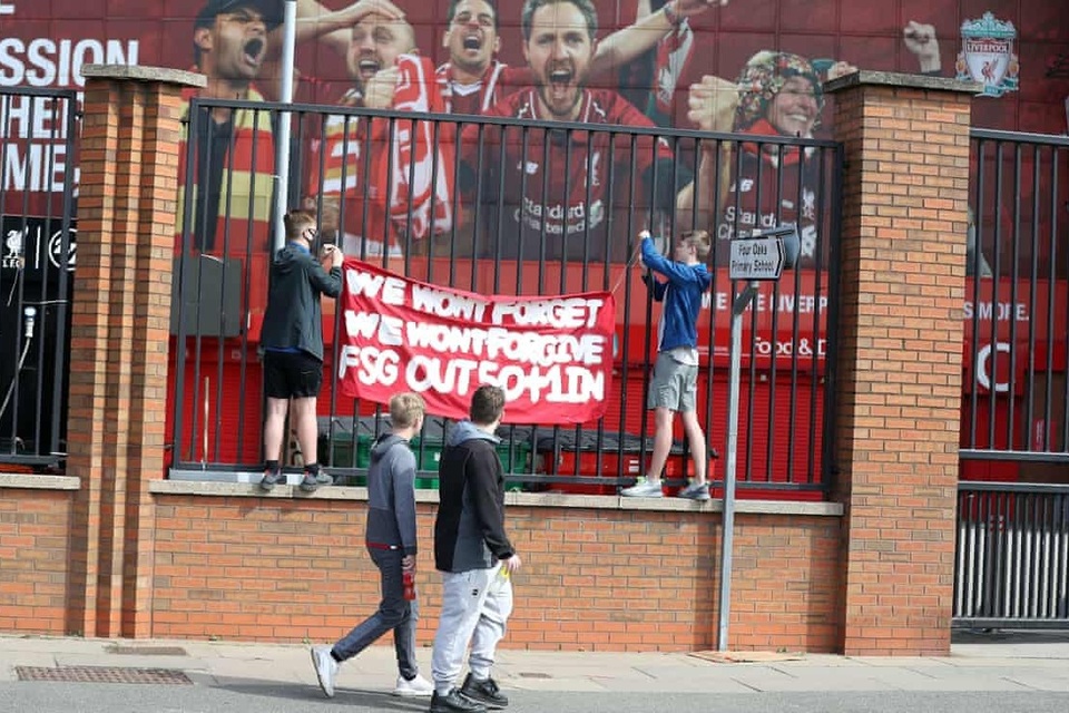 Liverpool 1-1 Newcastle: VAR ra sức cứu, Anfield vẫn... sập - 20