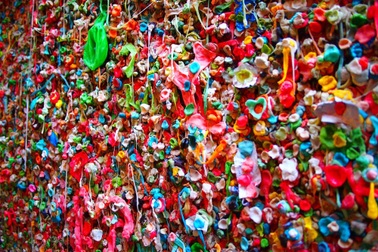 Xóa sổ bức tường du lịch bẩn nhất thế giới Gum Wall