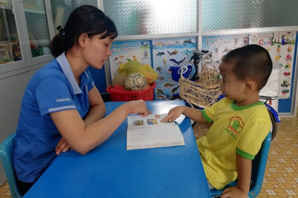 Tiết dạy học online đặc biệt cho trẻ tự kỷ của cô giáo Mai Anh - 2 Tiết dạy học online đặc biệt cho trẻ tự kỷ của cô giáo Mai Anh - 2
