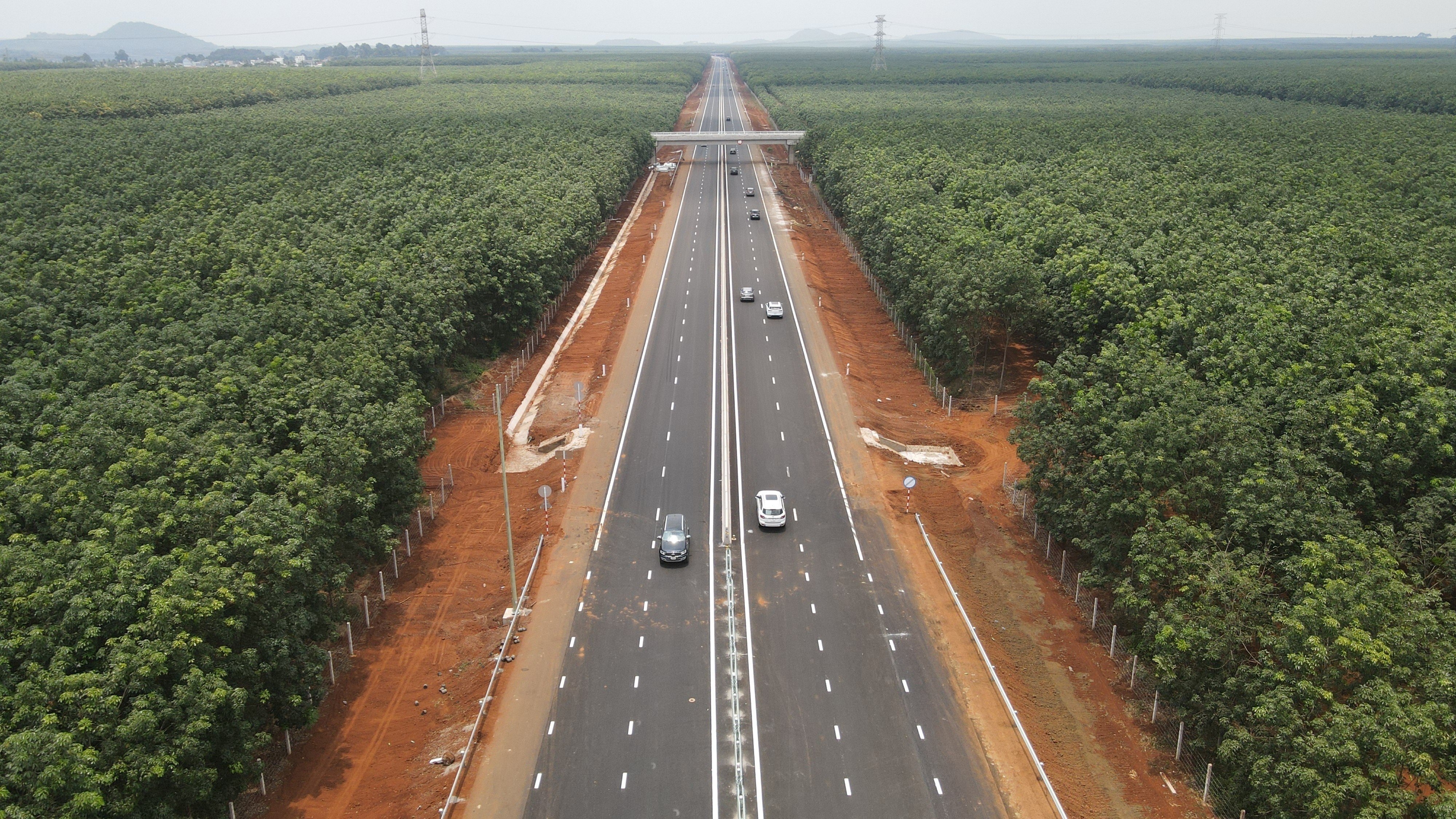 Bất cập, hiểm nguy trên cao tốc 5 không - 1