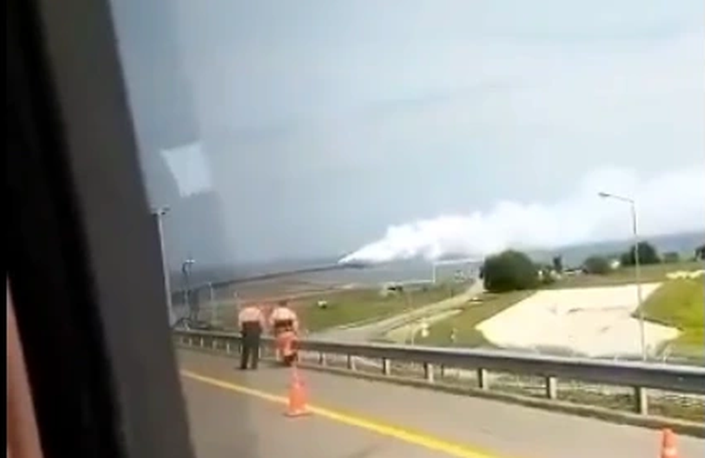 Nga lên tiếng về video khói bốc trên cầu Crimea - 1 Nga lên tiếng về video khói bốc trên cầu Crimea - 1
