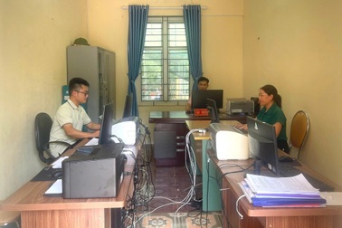 Xã miền núi thiếu nhân sự, cán bộ tăng ca đến khuya