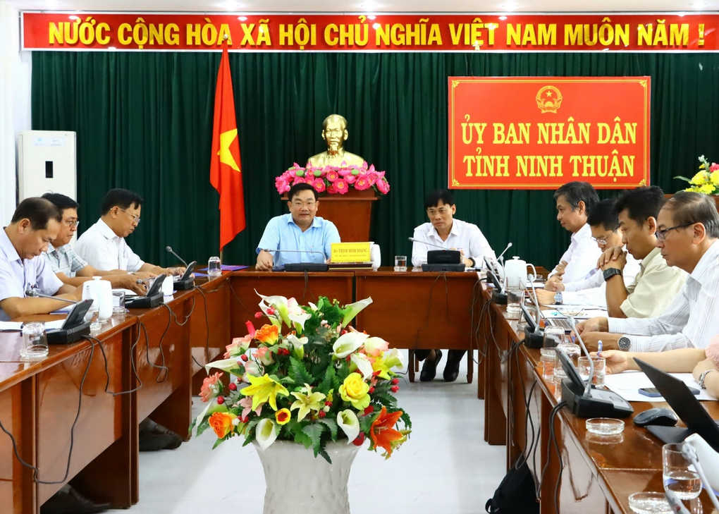 EVNSPC và các tỉnh phía Nam đồng hành tiết kiệm điện - 2 EVNSPC và các tỉnh phía Nam đồng hành tiết kiệm điện - 2