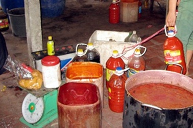 Đến cơm cũng tẩm hóa chất, dầu ăn ép bằng lốp xe