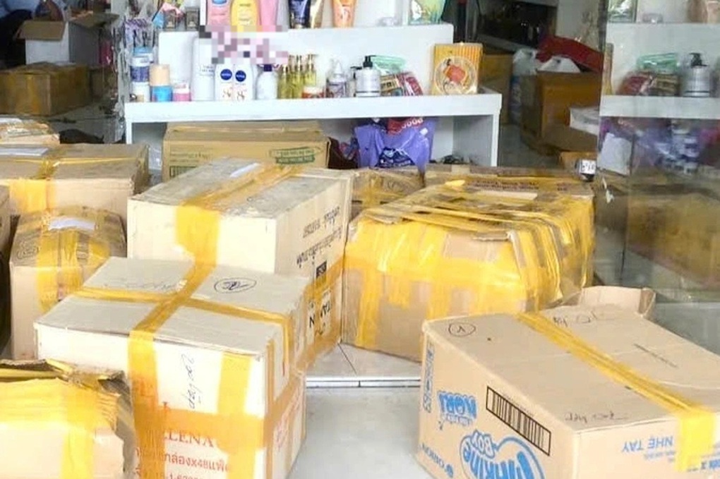 Phát hiện hơn 2.000 sản phẩm mỹ phẩm không rõ nguồn gốc ở Cà Mau - 1 Phát hiện hơn 2.000 sản phẩm mỹ phẩm không rõ nguồn gốc ở Cà Mau - 1