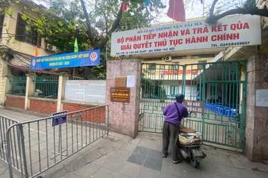 Cảnh sát hình sự xử lý nhóm "cò mồi" đổi bằng lái xe tại Sở GTVT Hà Nội