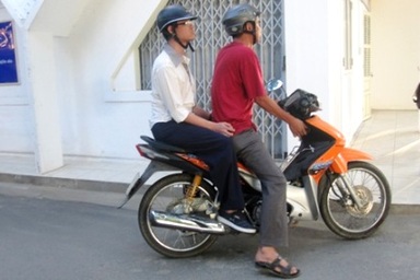 Bị viêm cột sống dính khớp, vẫn quyết tâm thi lại ĐH